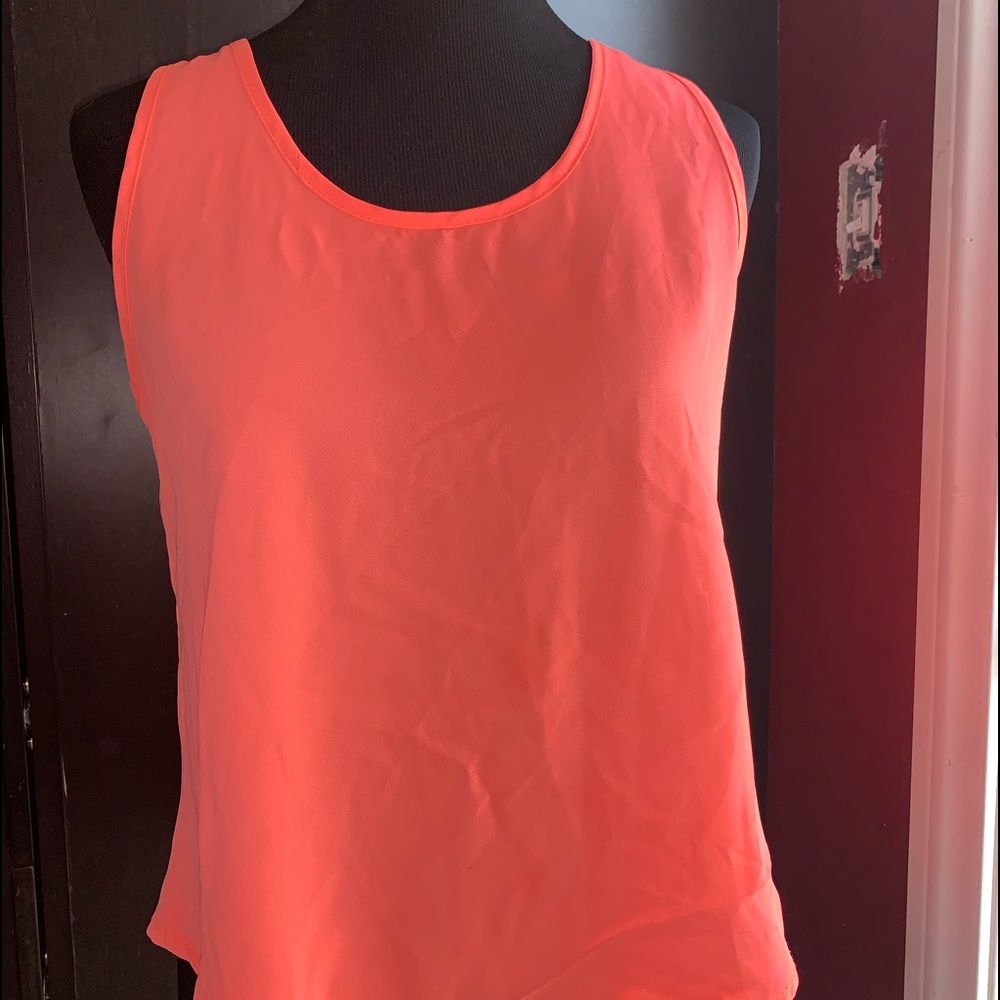 Tank top with Bow on open back Medium